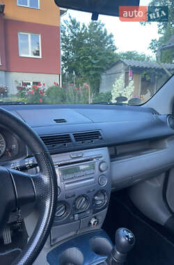 Хэтчбек Mazda 2 2005 в 