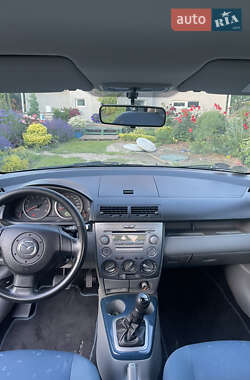 Хэтчбек Mazda 2 2005 в 