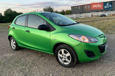 Хэтчбек Mazda 2 2010 в 