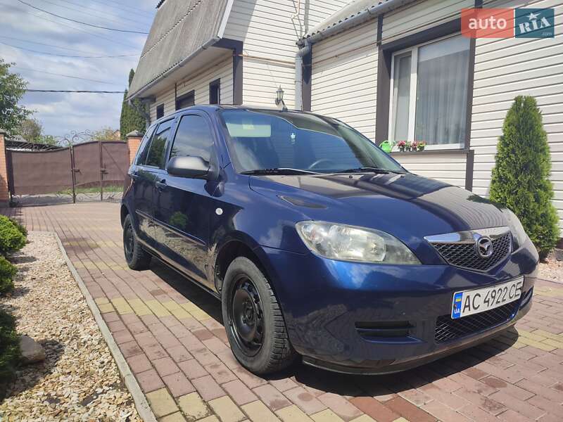 Хэтчбек Mazda 2 2004 в Луцке