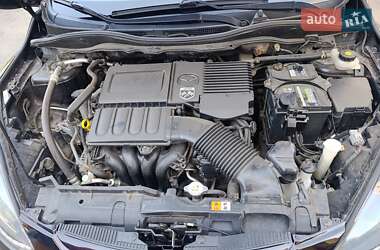 Хэтчбек Mazda 2 2011 в 