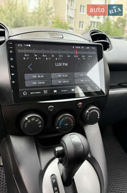 Хетчбек Mazda 2 2009 в 
