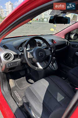 Хэтчбек Mazda 2 2008 в 