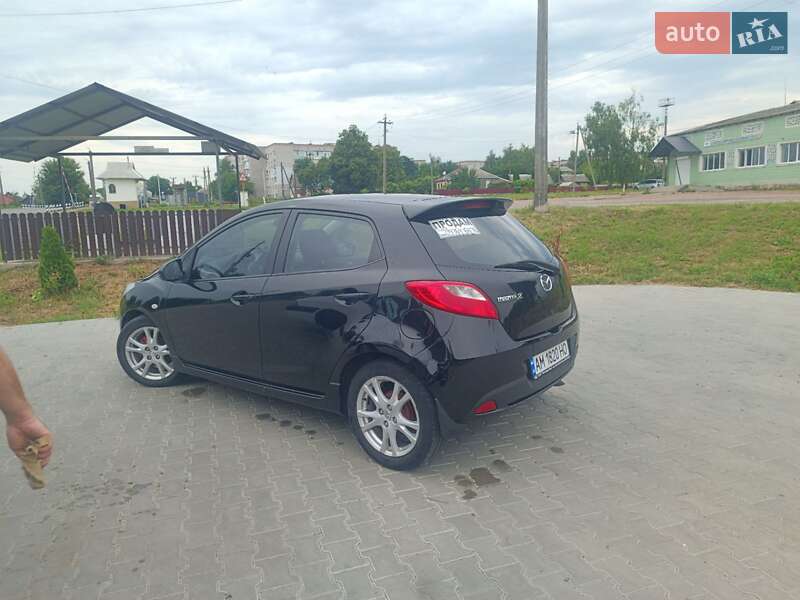 Хэтчбек Mazda 2 2008 в Житомире