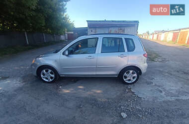 Хэтчбек Mazda 2 2004 в 