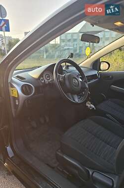 Хэтчбек Mazda 2 2008 в 