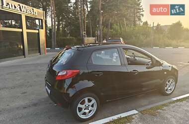 Хэтчбек Mazda 2 2008 в 