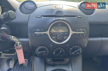 Хэтчбек Mazda 2 2008 в 