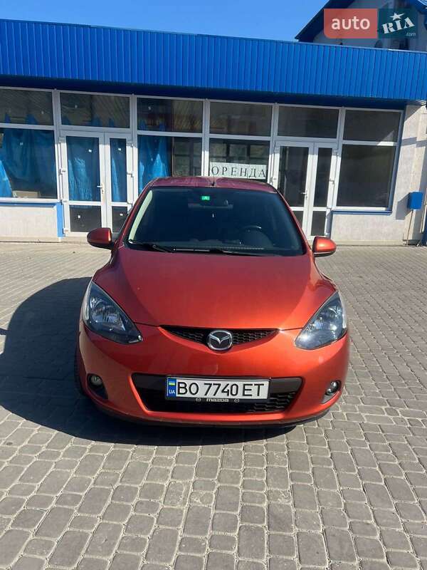 Седан Mazda 2 2008 в 