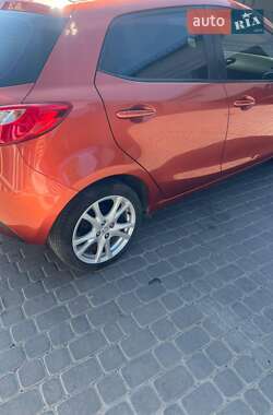 Седан Mazda 2 2008 в 