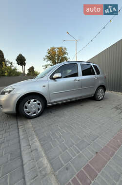 Хэтчбек Mazda 2 2004 в Каменец-Подольском