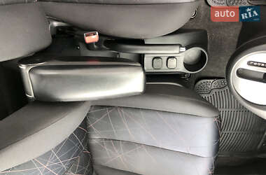 Хэтчбек Mazda 2 2011 в 