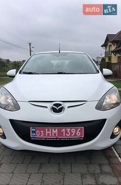 Хэтчбек Mazda 2 2011 в 