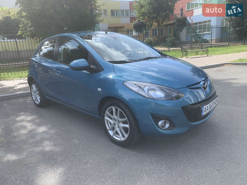 Mazda 2 2012