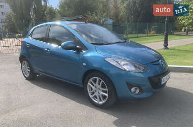 Хэтчбек Mazda 2 2012 в 