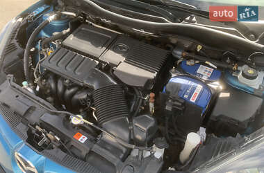 Хэтчбек Mazda 2 2012 в 