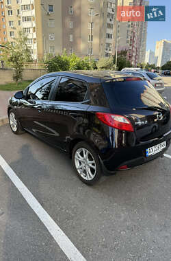 Хэтчбек Mazda 2 2008 в 