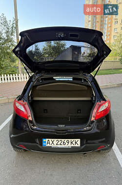 Хэтчбек Mazda 2 2008 в 