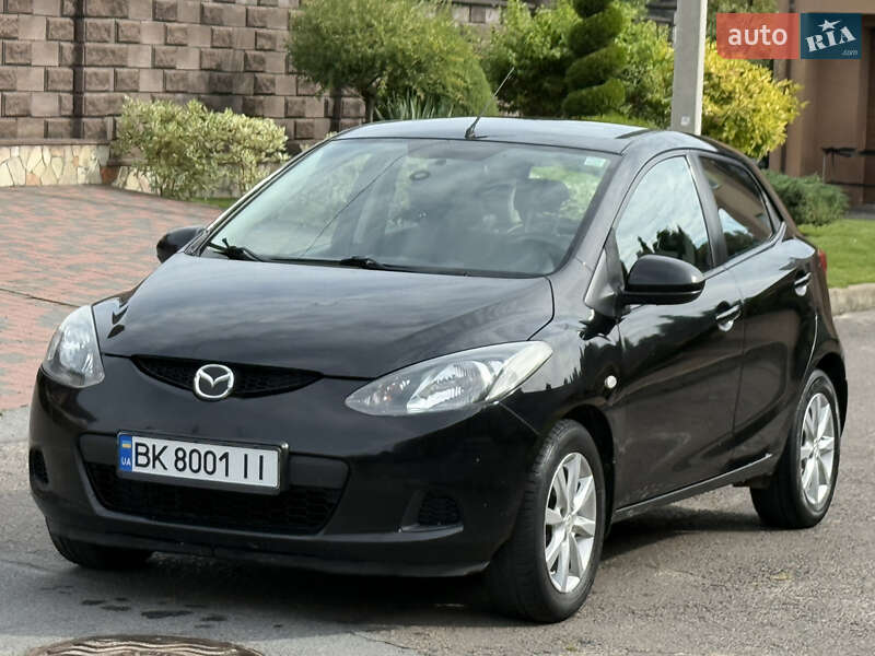 Хэтчбек Mazda 2 2009 в Ровно