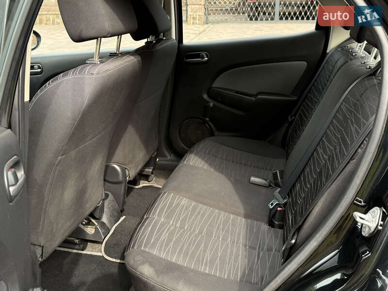 Хэтчбек Mazda 2 2009 в Ровно