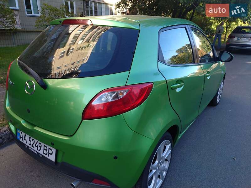 Хэтчбек Mazda 2 2008 в Киеве
