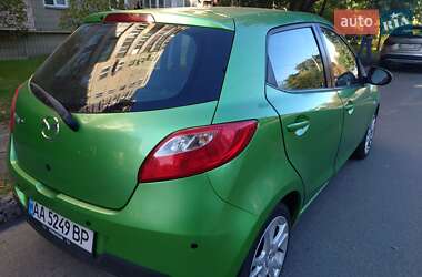 Хэтчбек Mazda 2 2008 в 