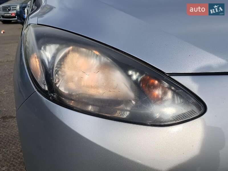 Хэтчбек Mazda 2 2007 в Харькове