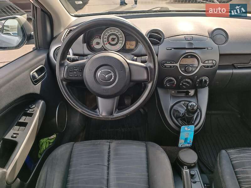 Хэтчбек Mazda 2 2007 в Харькове