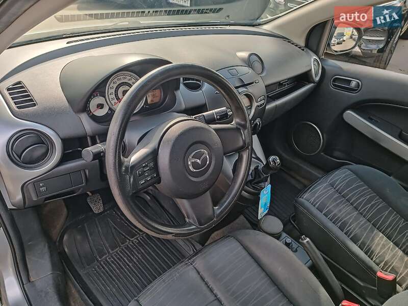 Хэтчбек Mazda 2 2007 в Харькове