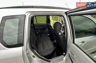 Хэтчбек Mazda 2 2004 в 