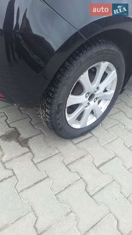 Хэтчбек Mazda 2 2007 в Староконстантинове