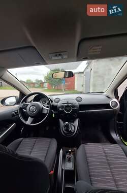 Хэтчбек Mazda 2 2007 в 