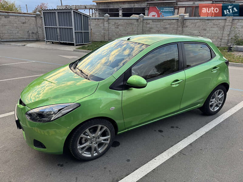 Хэтчбек Mazda 2 2009 в Чернигове