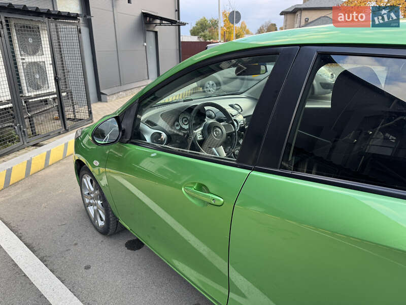 Хэтчбек Mazda 2 2009 в Чернигове