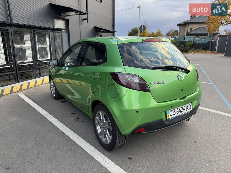Хэтчбек Mazda 2 2009 в Чернигове