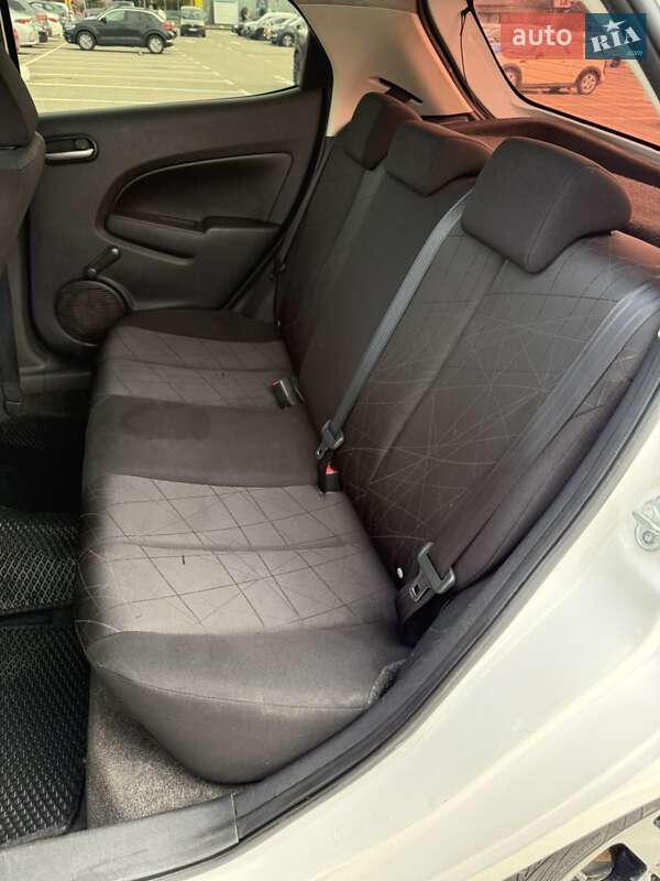 Хэтчбек Mazda 2 2010 в Киеве