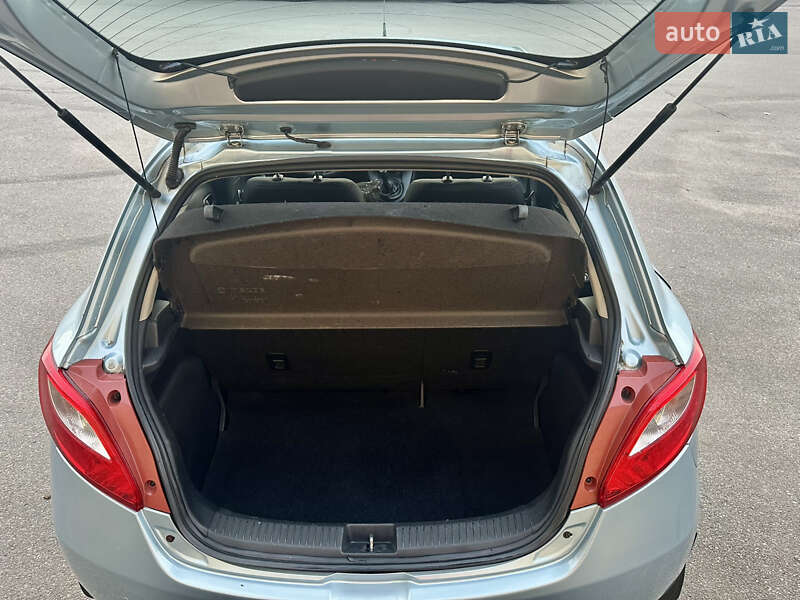 Хетчбек Mazda 2 2008 в Києві фото 9 Хетчбек Mazda 2 2008 в Києві