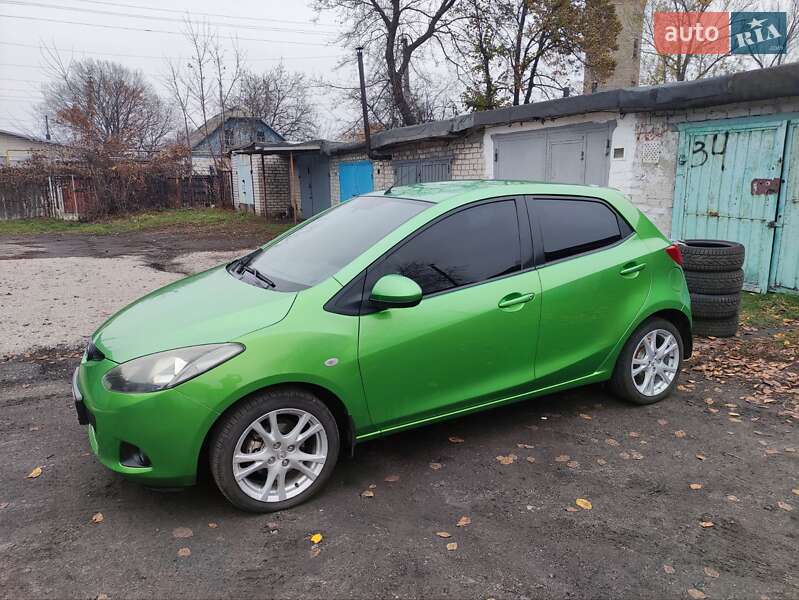 Хэтчбек Mazda 2 2008 в Першотравенске фото Хэтчбек Mazda 2 2008 в Першотравенске