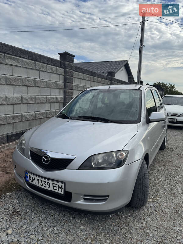Хетчбек Mazda 2 2006 в Житомирі фото 2 Хетчбек Mazda 2 2006 в Житомирі