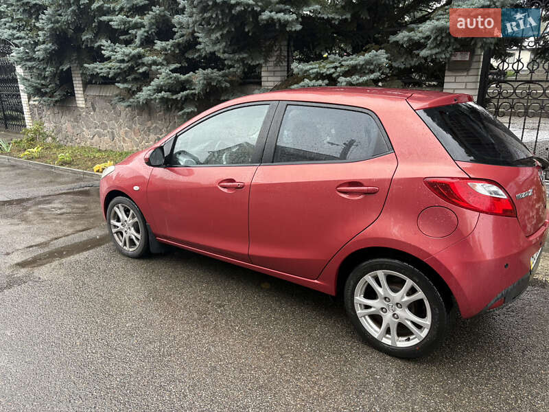 Хэтчбек Mazda 2 2008 в Киеве