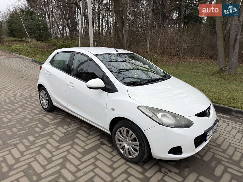 Хетчбек Mazda 2 2010 в Луцьку