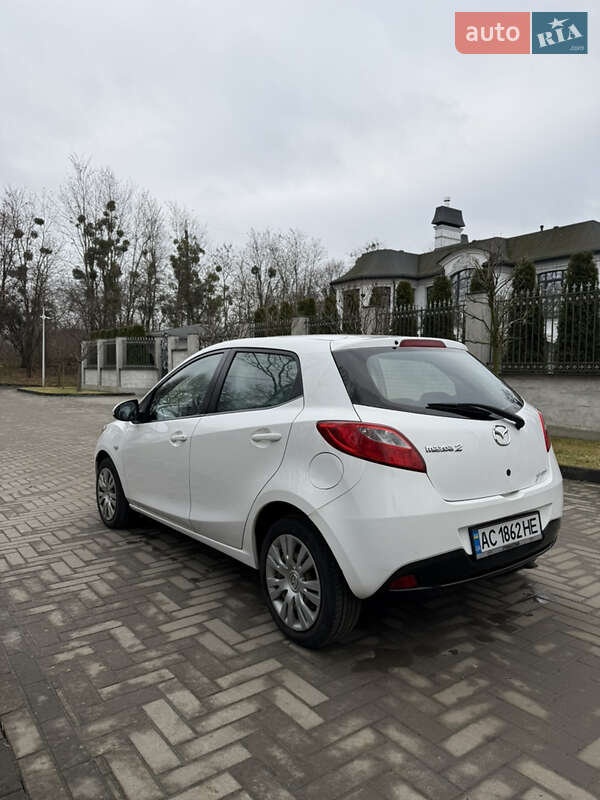 Хетчбек Mazda 2 2010 в Луцьку