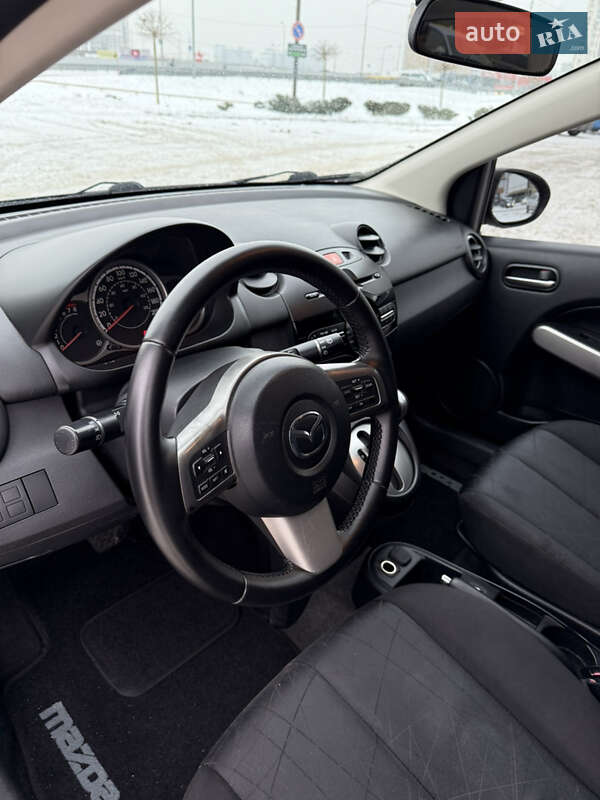 Хэтчбек Mazda 2 2011 в Киеве