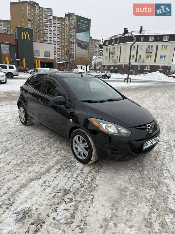Хэтчбек Mazda 2 2011 в Киеве