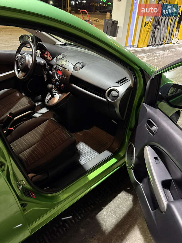Хэтчбек Mazda 2 2008 в Киеве