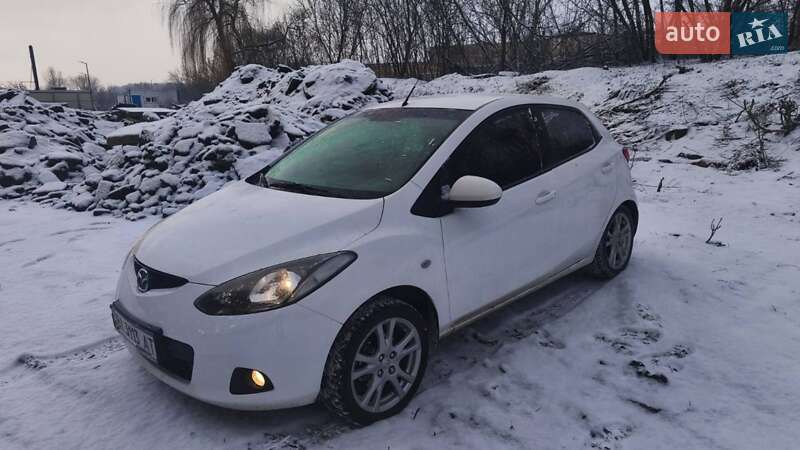 Хэтчбек Mazda 2 2008 в Полтаве