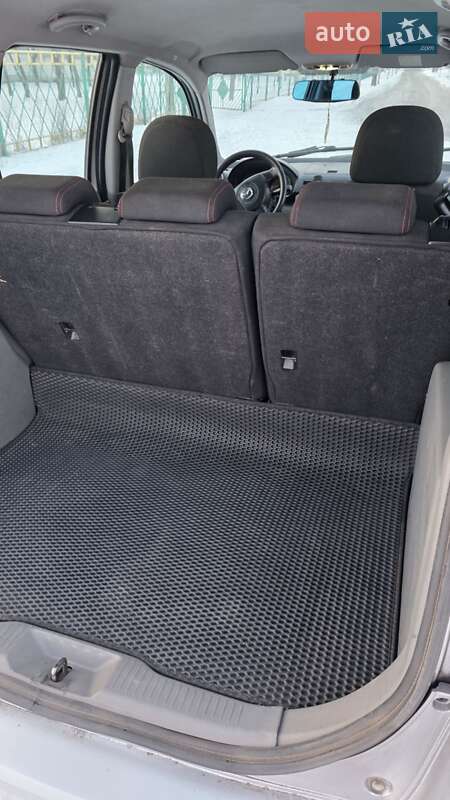 Хэтчбек Mazda 2 2003 в Терновке
