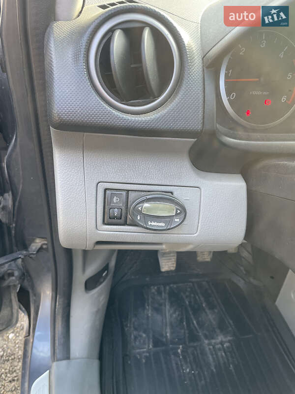 Хетчбек Mazda 2 2004 в Берегомету
