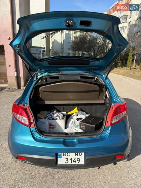 Хэтчбек Mazda 2 2012 в Львове