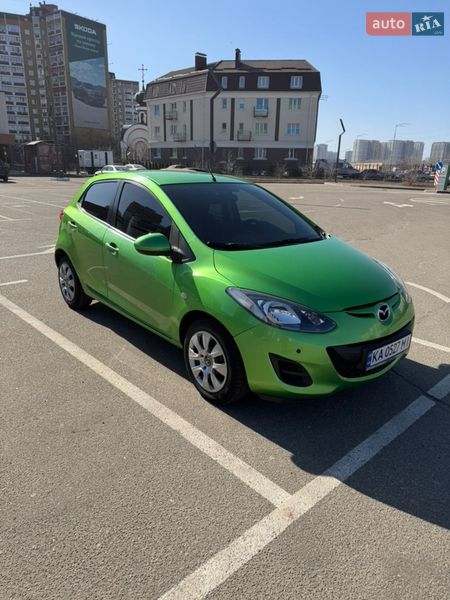 Хэтчбек Mazda 2 2010 в Киеве